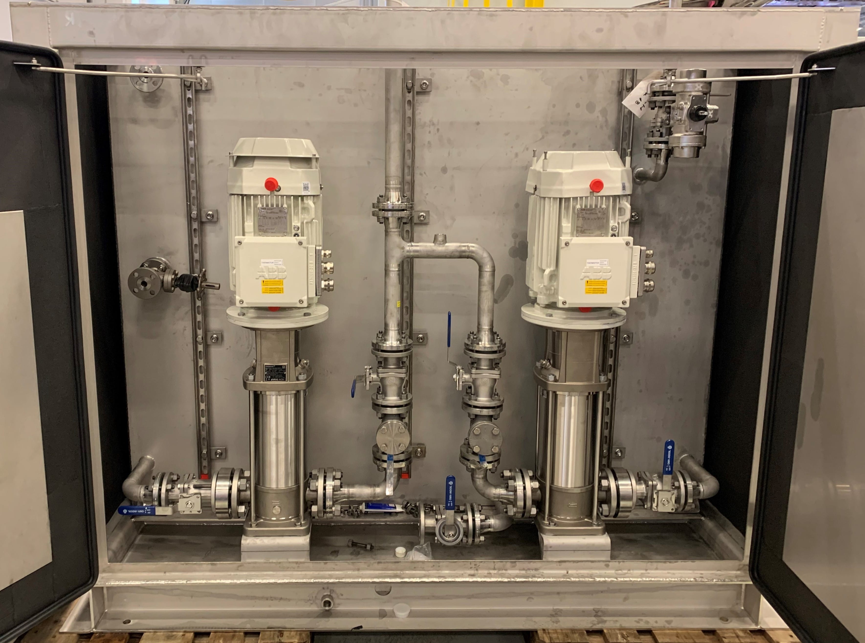Firefighting solutions for offshore and marine.